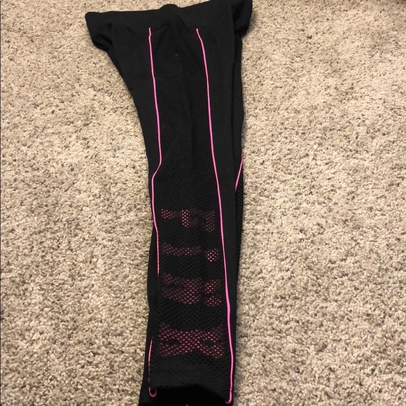 Ultimate legging from Pink - Picture 3 of 4